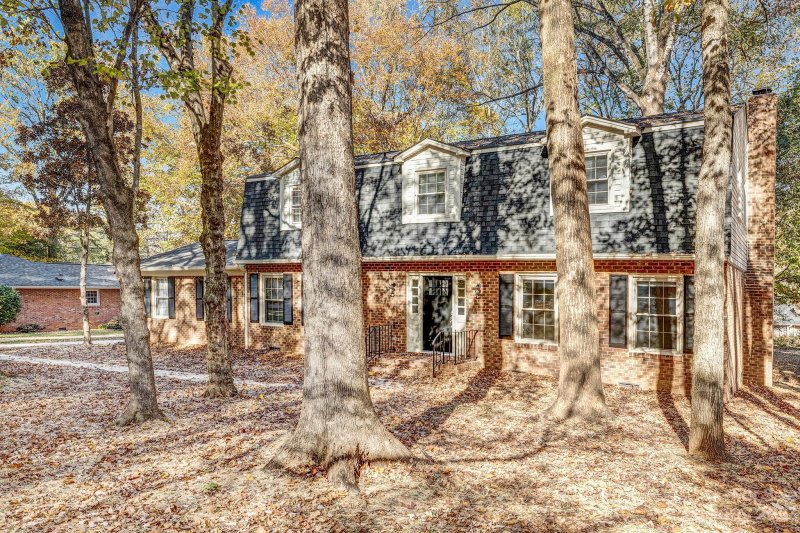 Property image 3 at 7124 Chapparall Lane, Charlotte, NC 28215