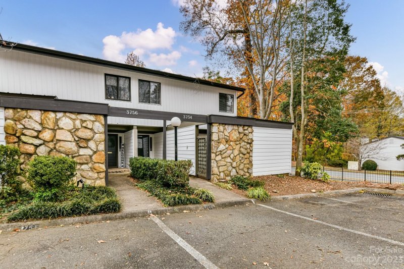 Property image 2 at 3754 Winding Creek Lane, Charlotte, NC 28226