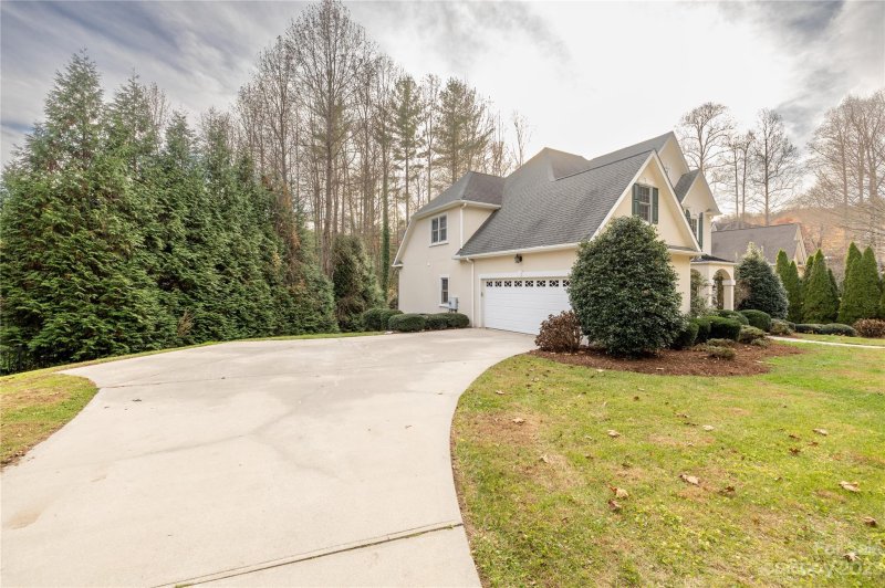 Property image 3 at 80 Fernbrook Way, Hendersonville, NC 28791