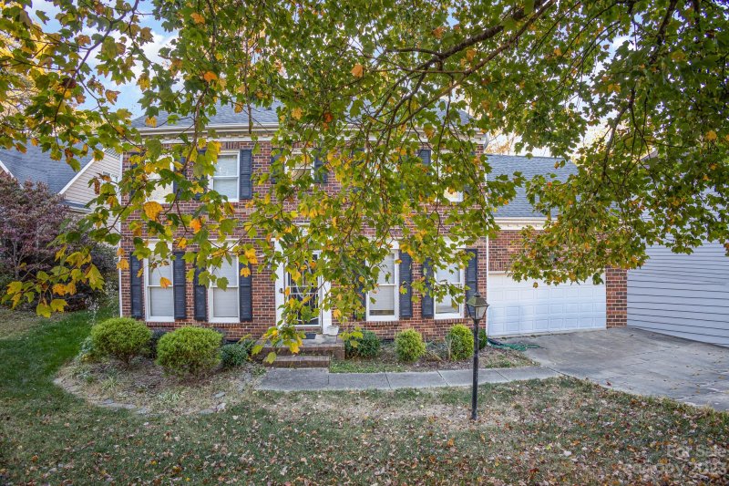 Property image 3 at 806 Grays Creek Lane, Charlotte, NC 28214