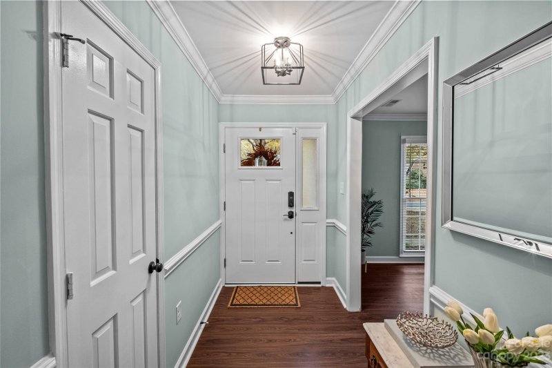 Property image 3 at 6917 Candlewyck Lane, Charlotte, NC 28226