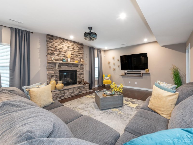 Property image 2 at 10015 Paper Birch Drive, Charlotte, NC 28215