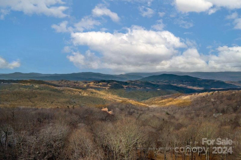 Property image 2 at 125 Raven Road, Beech Mountain, NC 28604