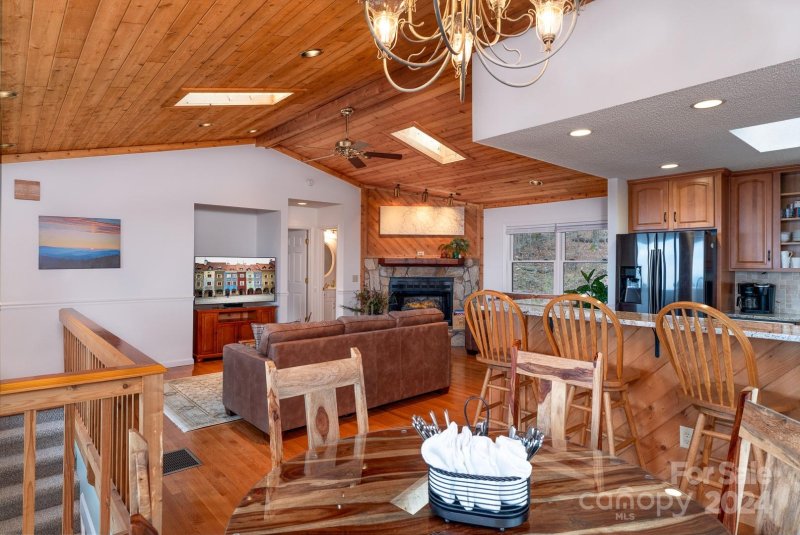 Property image 5 at 125 Raven Road, Beech Mountain, NC 28604