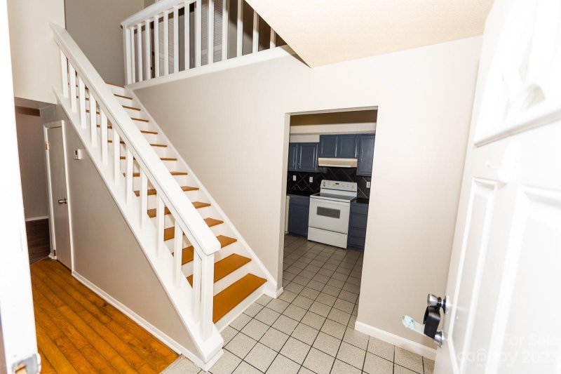 Property image 2 at 7011 Stonington Lane, Charlotte, NC 28227