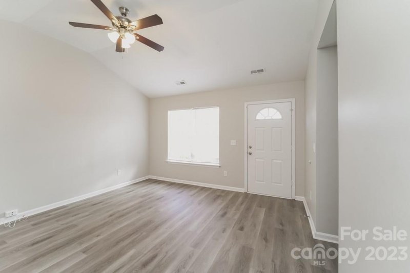 Property image 3 at 1421 Crandon Drive, Charlotte, NC 28216
