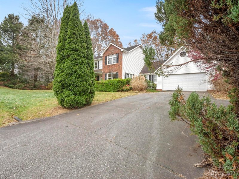 Property image 5 at 4 New Cross South, Asheville, NC 28805