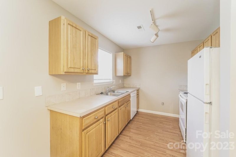 Property image 5 at 1214 Crandon Drive, Charlotte, NC 28216
