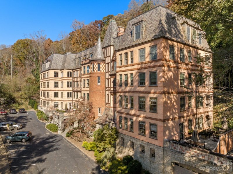 Property image 2 at 185 Macon Avenue, Asheville, NC 28804