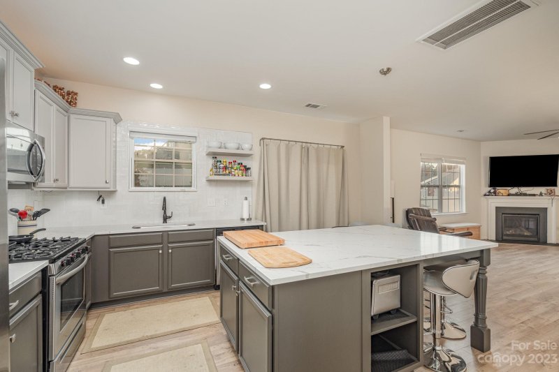 Property image 3 at 161 N Cromwell Drive, Mooresville, NC 28115