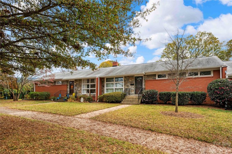 Property image 2 at 1003 Andover Road, Charlotte, NC 28211