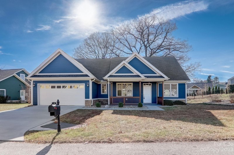 Property image 3 at 80 Black Iron Lane, Hendersonville, NC 28792