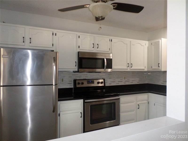 Property image 4 at 3847 Mosscroft Lane, Charlotte, NC 28215