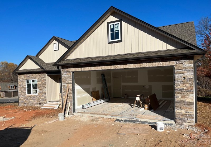 Property image 2 at 4948 Southview Drive, Hickory, NC 28602