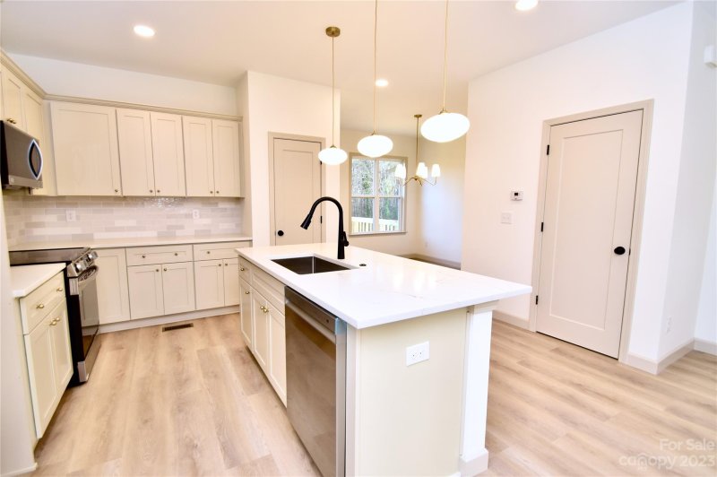 Property image 5 at 1002 N Oakwood Street, Gastonia, NC 28052