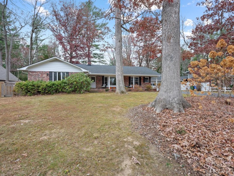 Property image 2 at 723 Shadywood Lane, Hendersonville, NC 28792