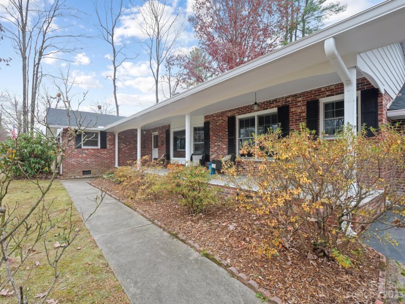 Property image 4 at 723 Shadywood Lane, Hendersonville, NC 28792