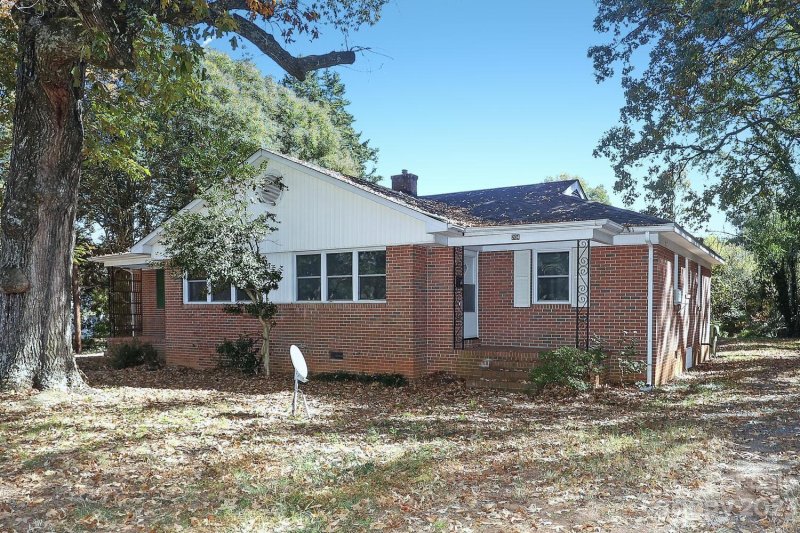 Property image 2 at 204 Belmont Mount Holly Road, Belmont, NC 28012