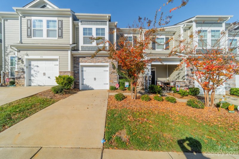 Property image 3 at 715 Little Bluestem Drive, Lake Wylie, SC 29710