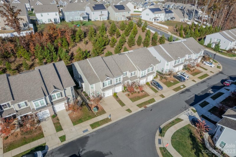 Property image 4 at 715 Little Bluestem Drive, Lake Wylie, SC 29710