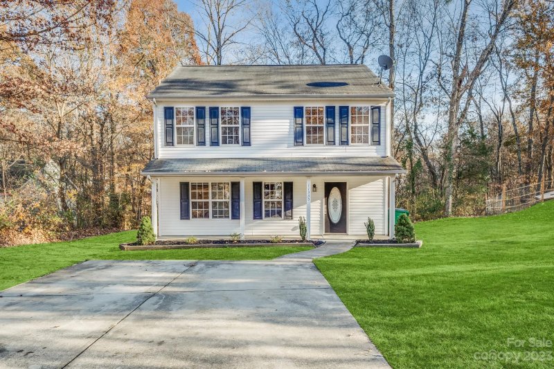 Property image 3 at 11330 Astoria Drive, Charlotte, NC 28262
