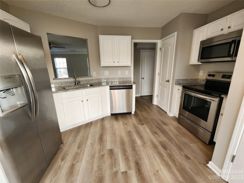 Property image 3 at 929 Corvus Court, Charlotte, NC 28216