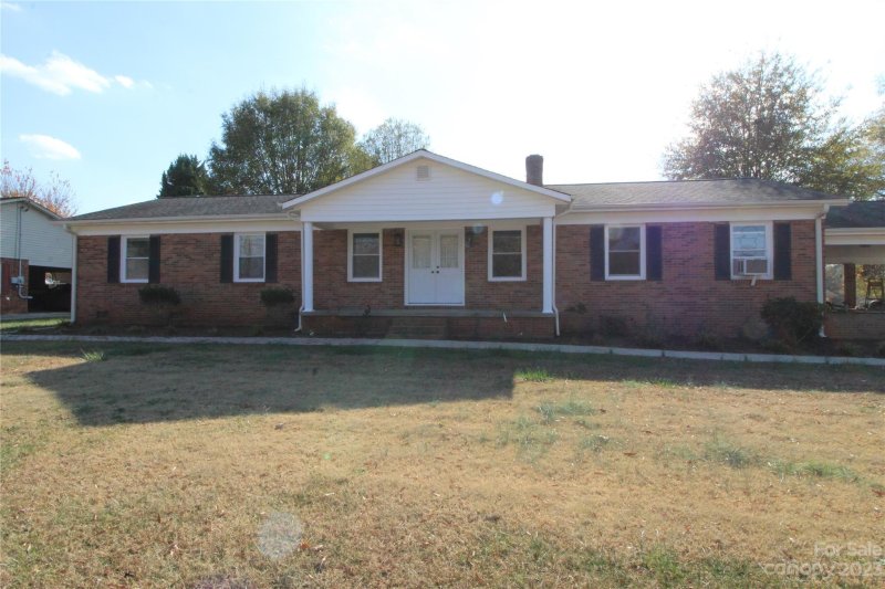 Property image 3 at 2710 25th Avenue, Hickory, NC 28601