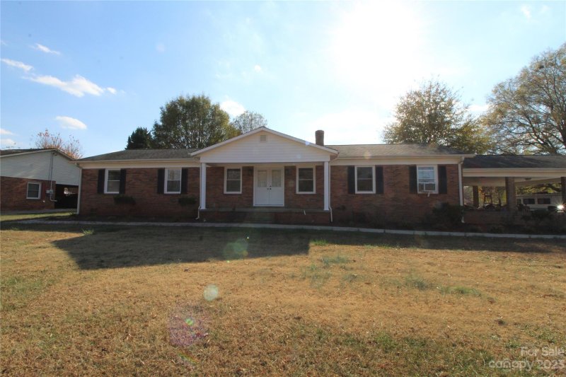 Property image 4 at 2710 25th Avenue, Hickory, NC 28601