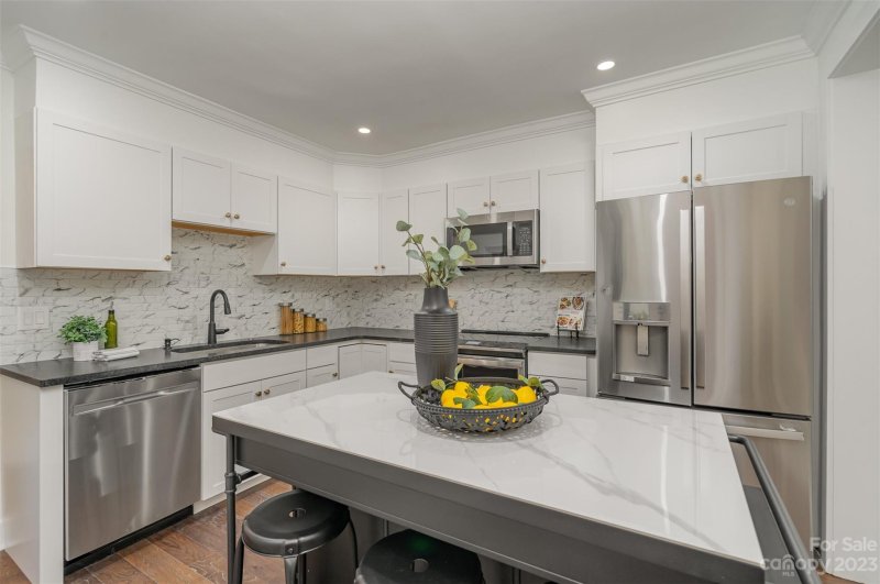 Property image 5 at 2628 Columbus Circle, Charlotte, NC 28208