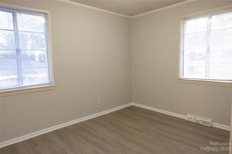 Property image 3 at 1911 Manteo Court, Charlotte, NC 28208