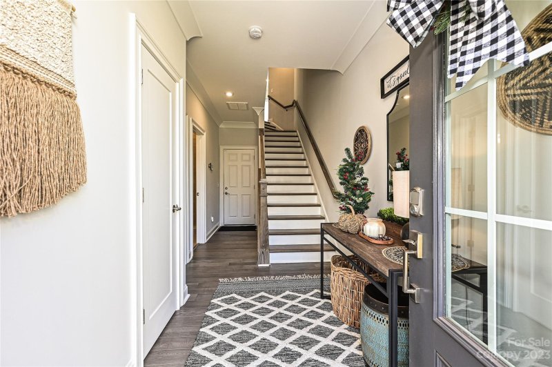 Property image 3 at 5062 Harrowsmith Lane, Charlotte, NC 28204