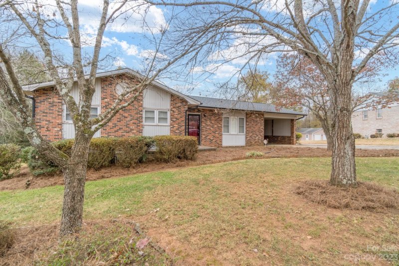 Property image 2 at 109 Maplewood Drive, Morganton, NC 28655