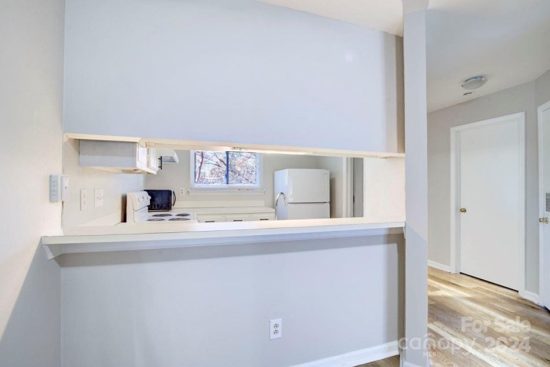 Property image 4 at 2535 Stockbridge Drive, Charlotte, NC 28210