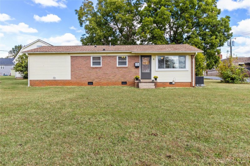 Property image 2 at 321 E Boyd Street, Maiden, NC 28650