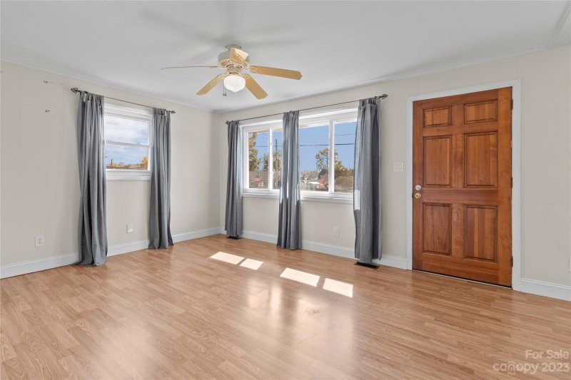 Property image 4 at 321 E Boyd Street, Maiden, NC 28650