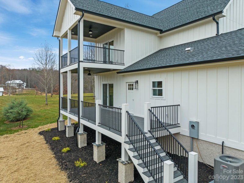 Property image 2 at 323 Eagles Eye Drive, Hendersonville, NC 28792