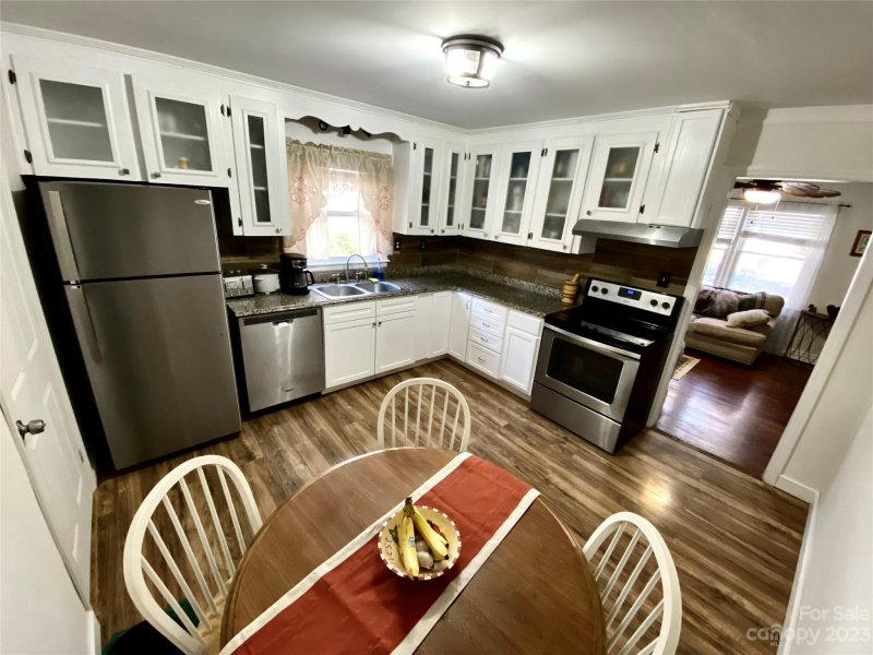 Property image 5 at 2918 Wicklow Place, Charlotte, NC 28205