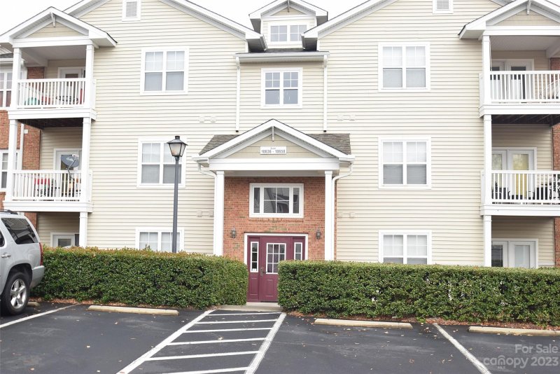 10638 Hill Point Court