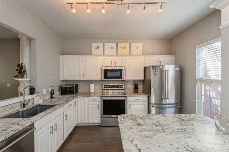 3050 Castleberry Court