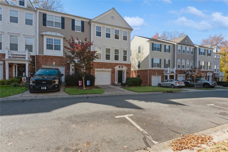 Property image 2 at 3050 Castleberry Court, Charlotte, NC 28209