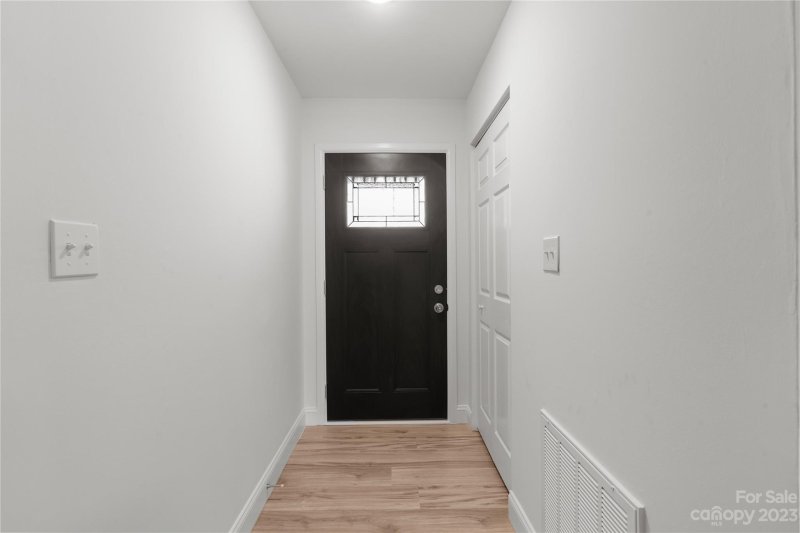 Property image 3 at 8128 Tiburon Circle, Charlotte, NC 28215