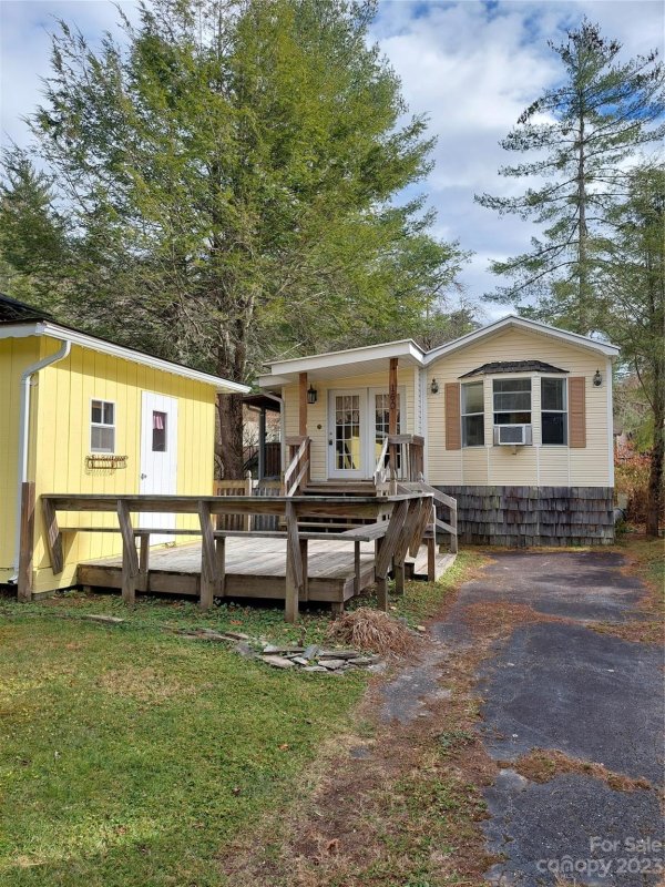 Property image 2 at 160 Golden Rod Loop, Newland, NC 28657