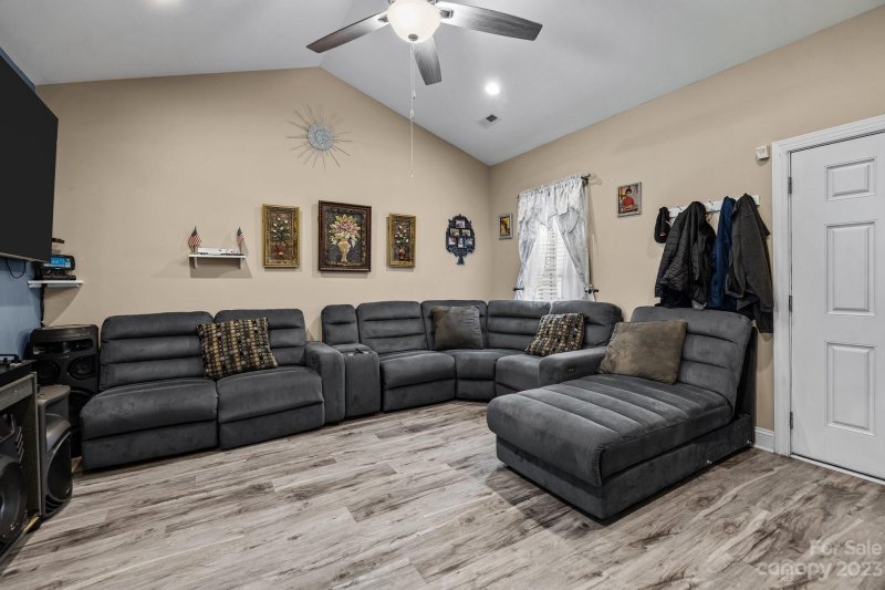 Property image 3 at 2509 Moreland Street, Charlotte, NC 28208