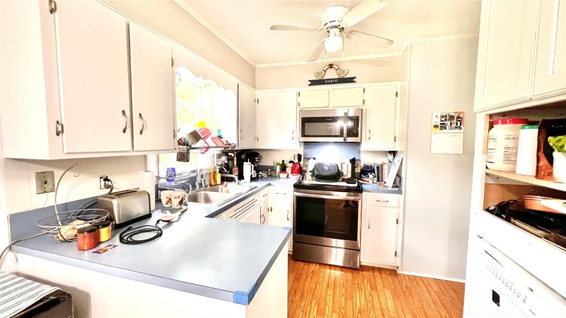 Property image 2 at 2300 Greenleaf Drive, Gastonia, NC 28052