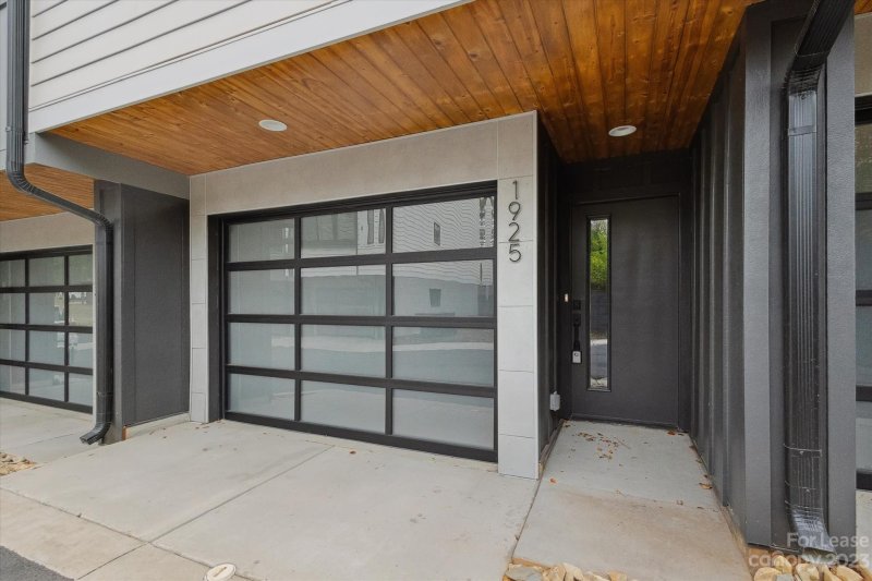 Property image 3 at 1921 W Trade Street, Charlotte, NC 28216