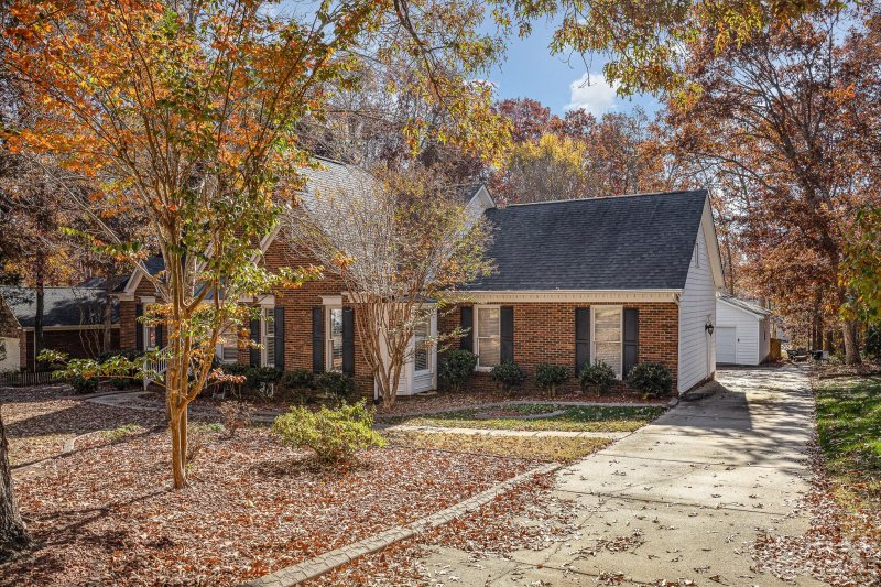 Property image 3 at 2435 Willowbrook Drive, Matthews, NC 28104