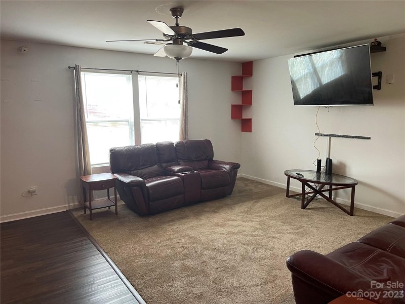 Property image 2 at 202 Ravenridge Court, Charlotte, NC 28216