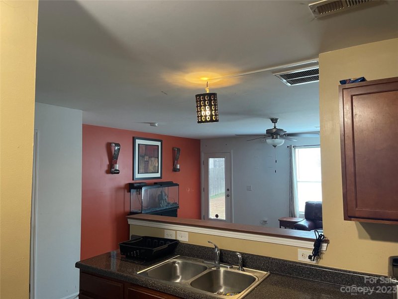 Property image 3 at 202 Ravenridge Court, Charlotte, NC 28216