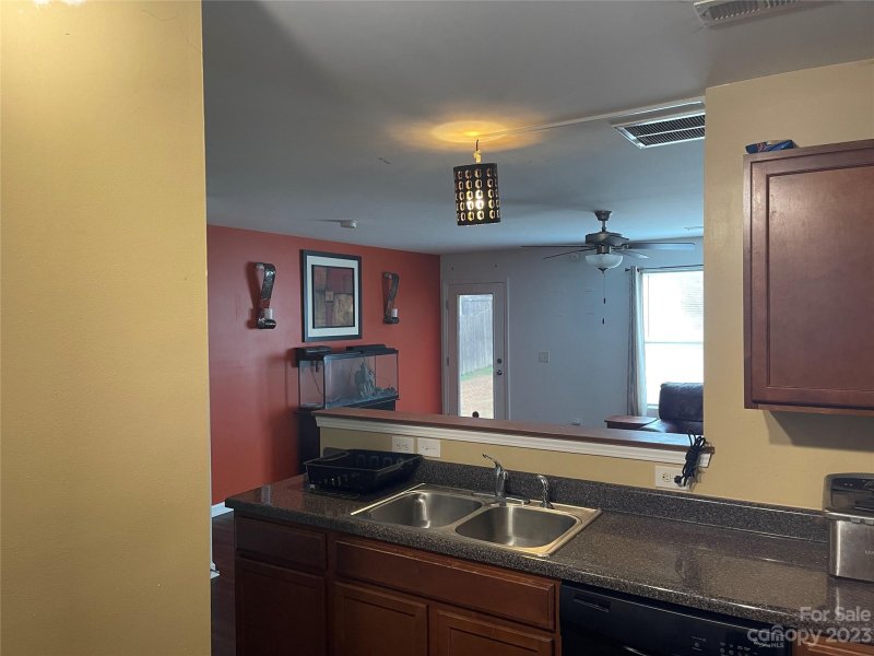 Property image 5 at 202 Ravenridge Court, Charlotte, NC 28216