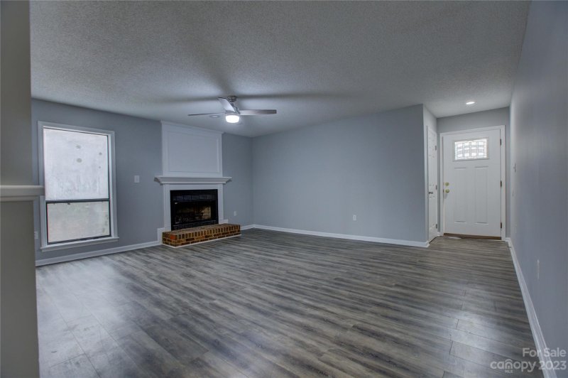 Property image 2 at 7106 Winery Lane, Charlotte, NC 28227